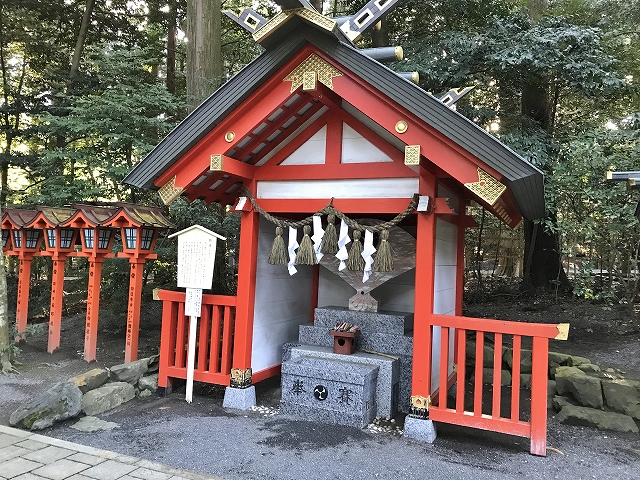 椿岸神社(椿大神社)　扇塚