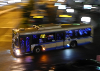 06(04)01-td∸Christmas-bus