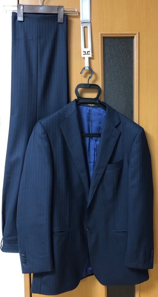 青山のスーツ - 1