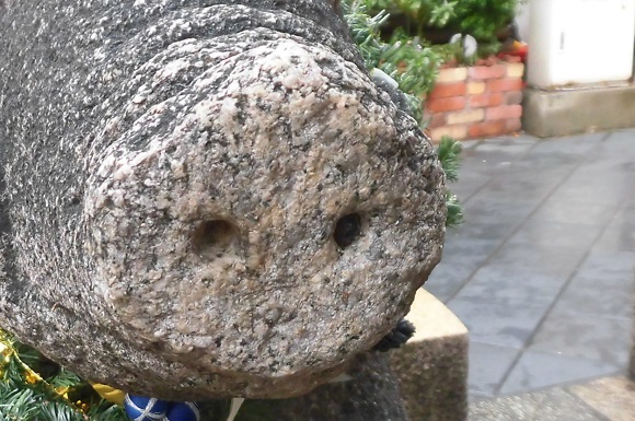 イノシシ石像