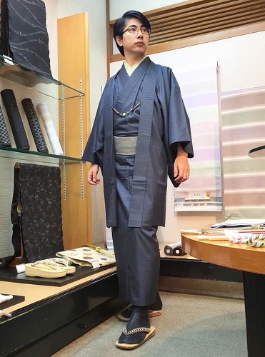 男も着たい大島紬♪ | 神戸・元町の着物専門店 丸太やの情景