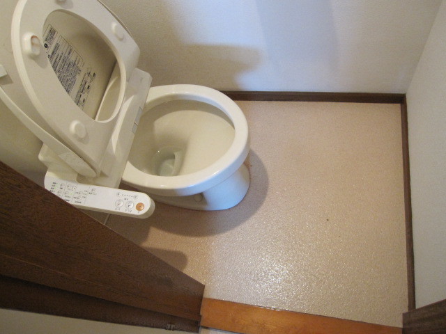 埼玉県所沢市　賃貸物件空き室　水周りクリーニング　トイレ清掃　作業完了後　１