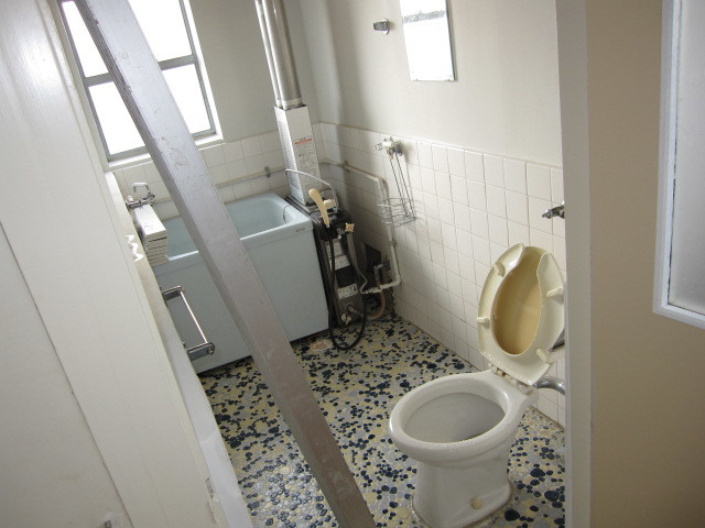 東京都世田谷区　賃貸物件原状回復　１Ｋハウスクリーニング　浴室清掃　作業完了後　１