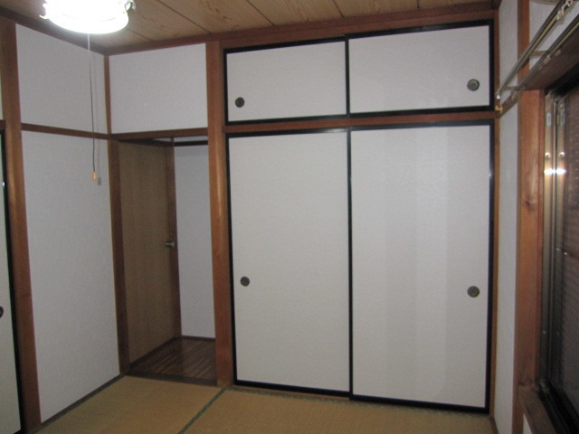 埼玉県所沢市　空き家一戸建て原状回復　和室：襖張替え　作業完了後　１
